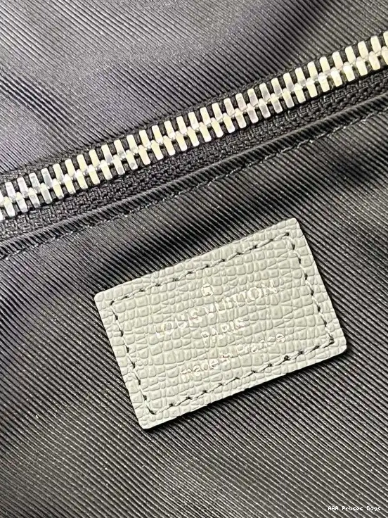 AAA Pruses Bags MESSENGER FLAP VUITTON LOUIS NEW 0610